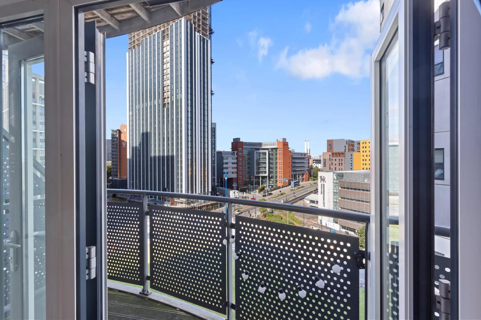 Sapphire Suite-citycentre-luxury-freeparking Apartment Birmingham